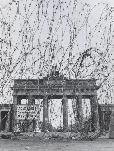 Brandenburg-Gate-and-barbed-wire