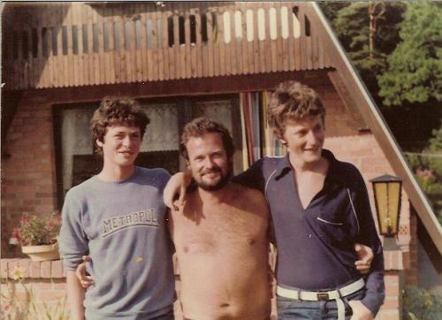 Jack with his brother and his dad (1984) - one year before his escape